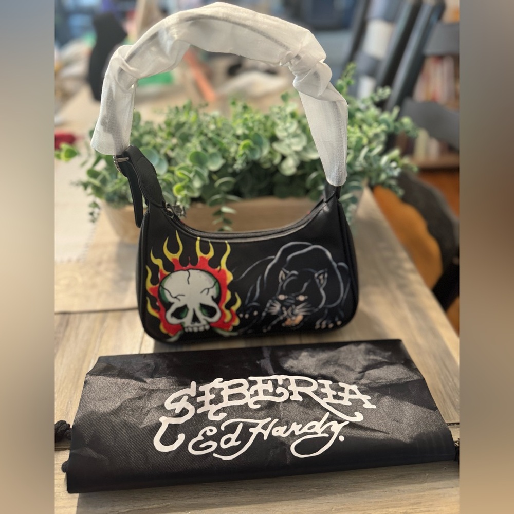 Ed Hardy Siberia Black/Red Skull & Panther (New, Never Used)